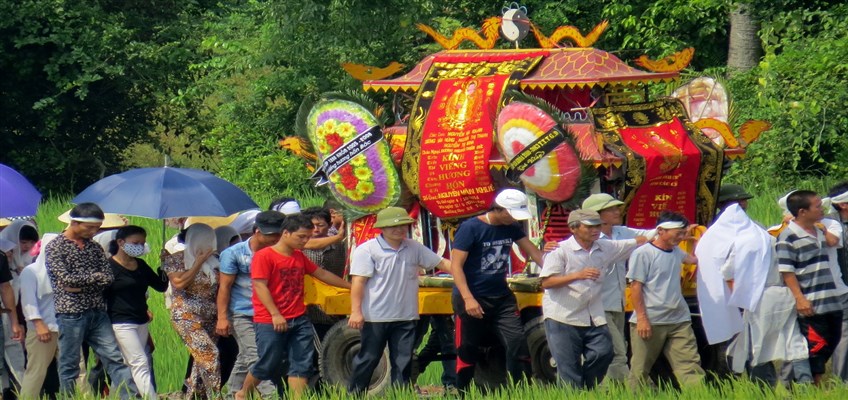 Understanding Vietnamese Funeral Traditions: A Guide For Travellers to Customs & Rituals