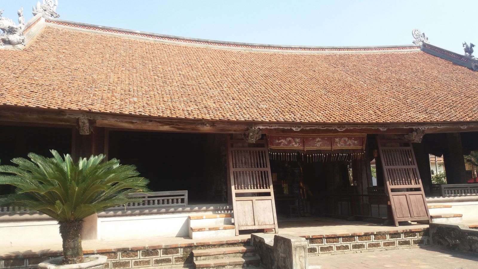 Mong Phu communal house