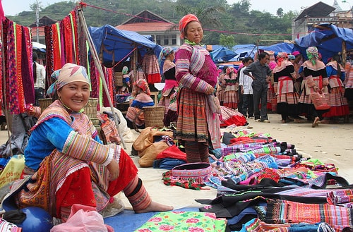 Muong Hum – a less touristic & authentic market in Sapa