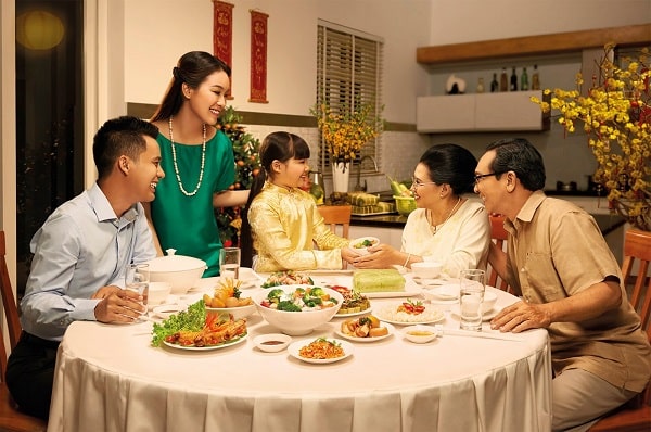Chopsticks Etiquettes in Vietnam and Vietnamese Meals