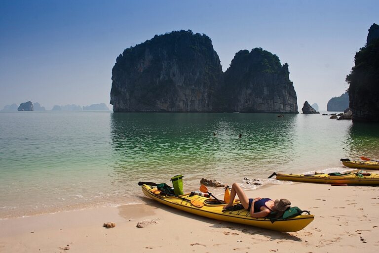 Best time to visit Halong bay for perfect weather & best deals