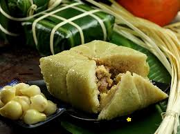Banh Chung (square cake) – the symbol of Vietnamese New Year