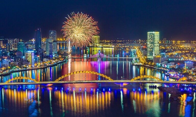 The Unique Fire and Water Show at Dragon Bridge: An Unforgettable Experience in Danang City