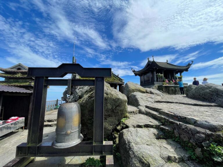 Conquering Bach Van Son Peak : Feel the Tranquil & Spiritual Beauty of Yen Tu Mountain
