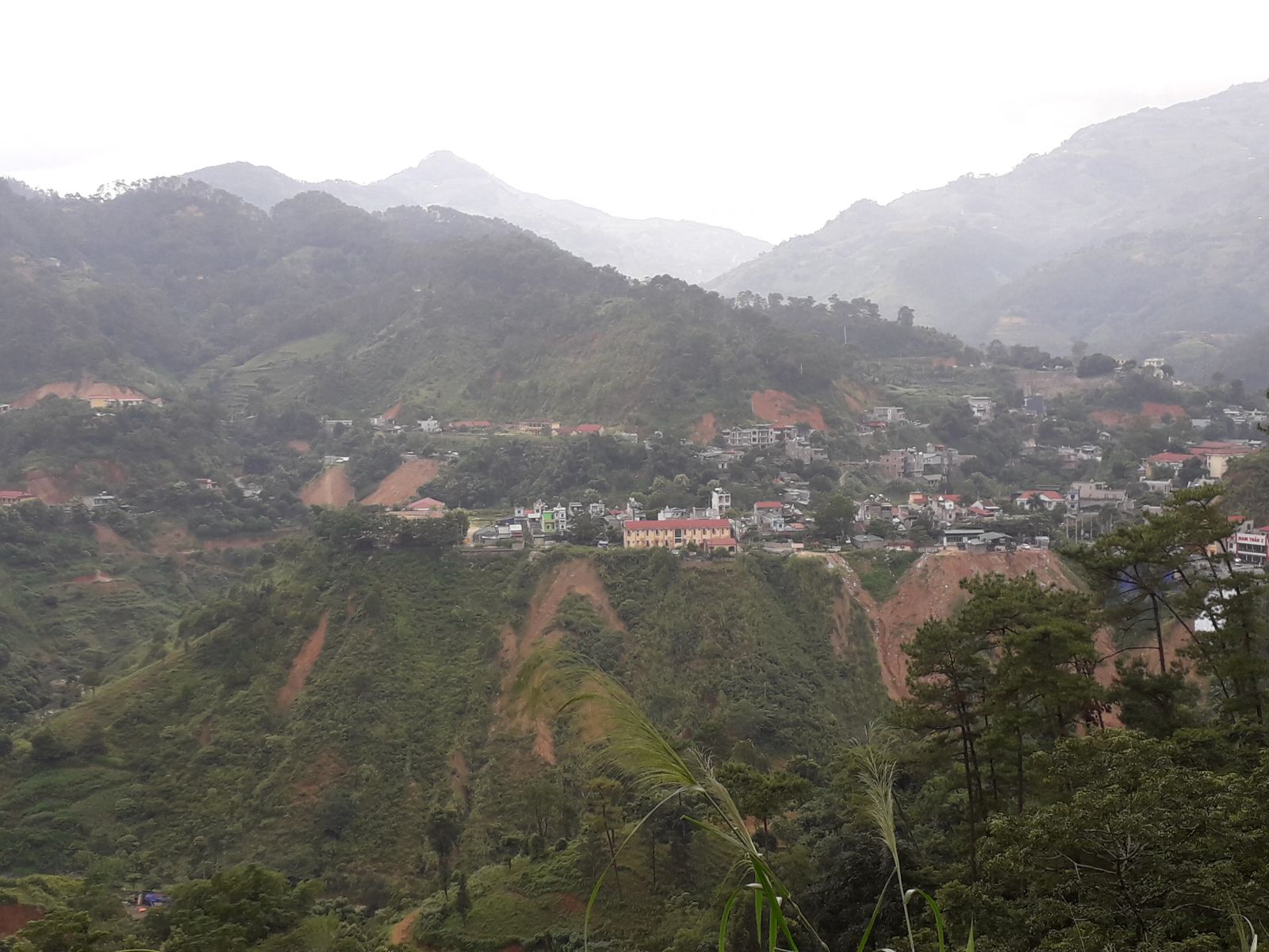 Vinh Quang town