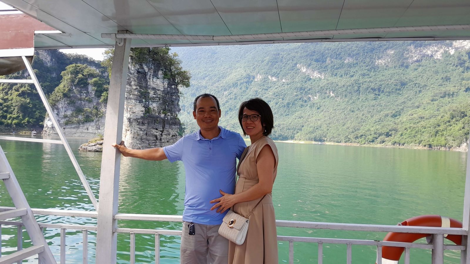 boat ride in Na Hang lake