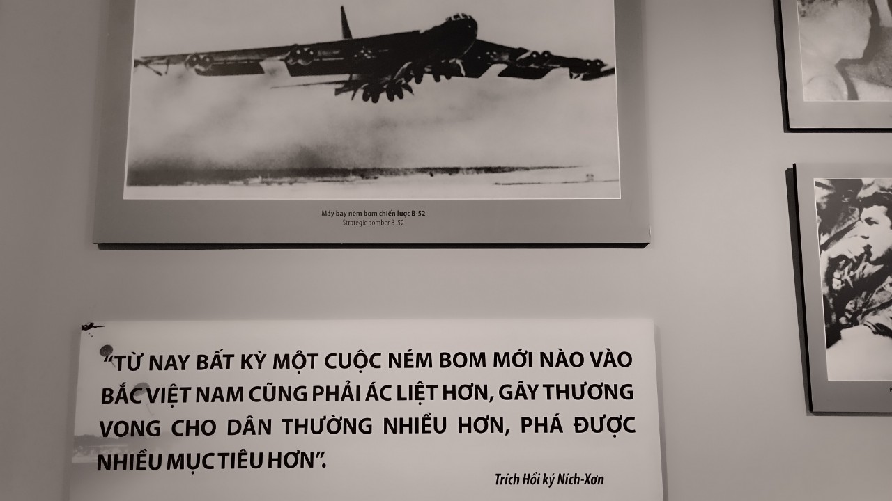 air raids to Hanoi