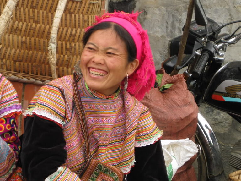 Northwest Vietnam Adventure : 5-Day Trip to Bac Ha Market, Sapa & Mu Cang Chai
