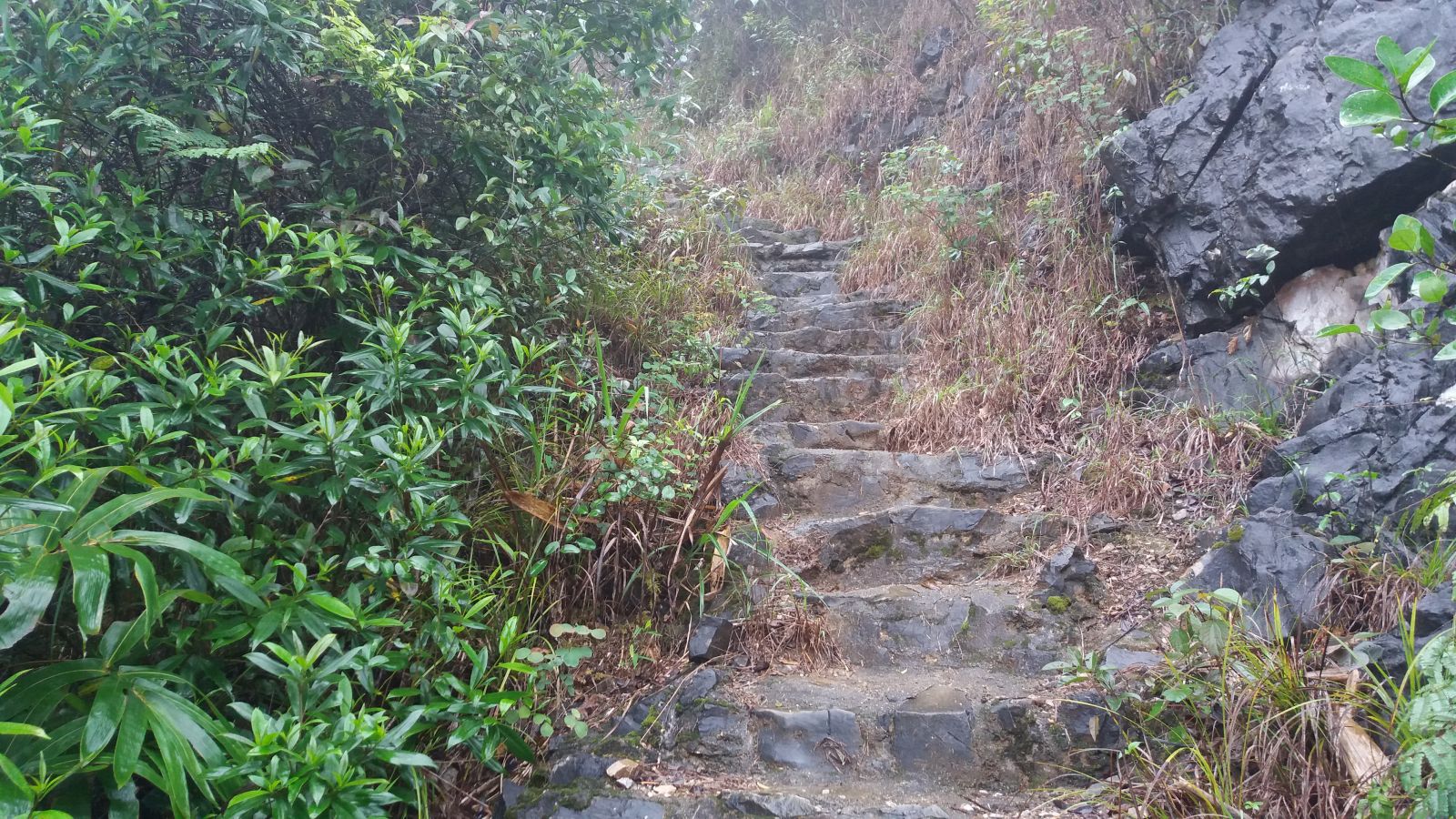 Bac Son travel experiences -trekking route