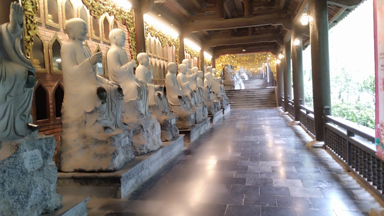 Bai Dinh Pagoda day trip