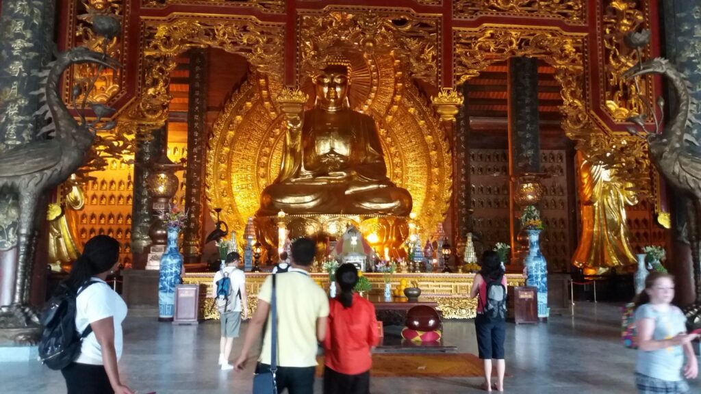 Best of Ninh Binh: Sacred Bai Dinh Pagoda & Scenic Trang An Boat Ride