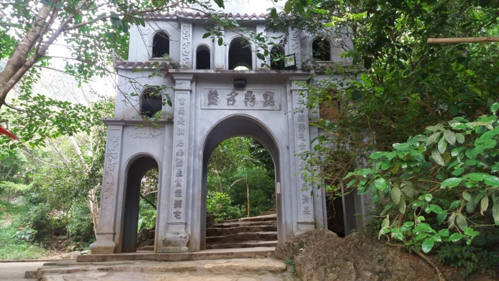 Best of Ninh Binh: Sacred Bai Dinh Pagoda & Scenic Trang An Boat Ride