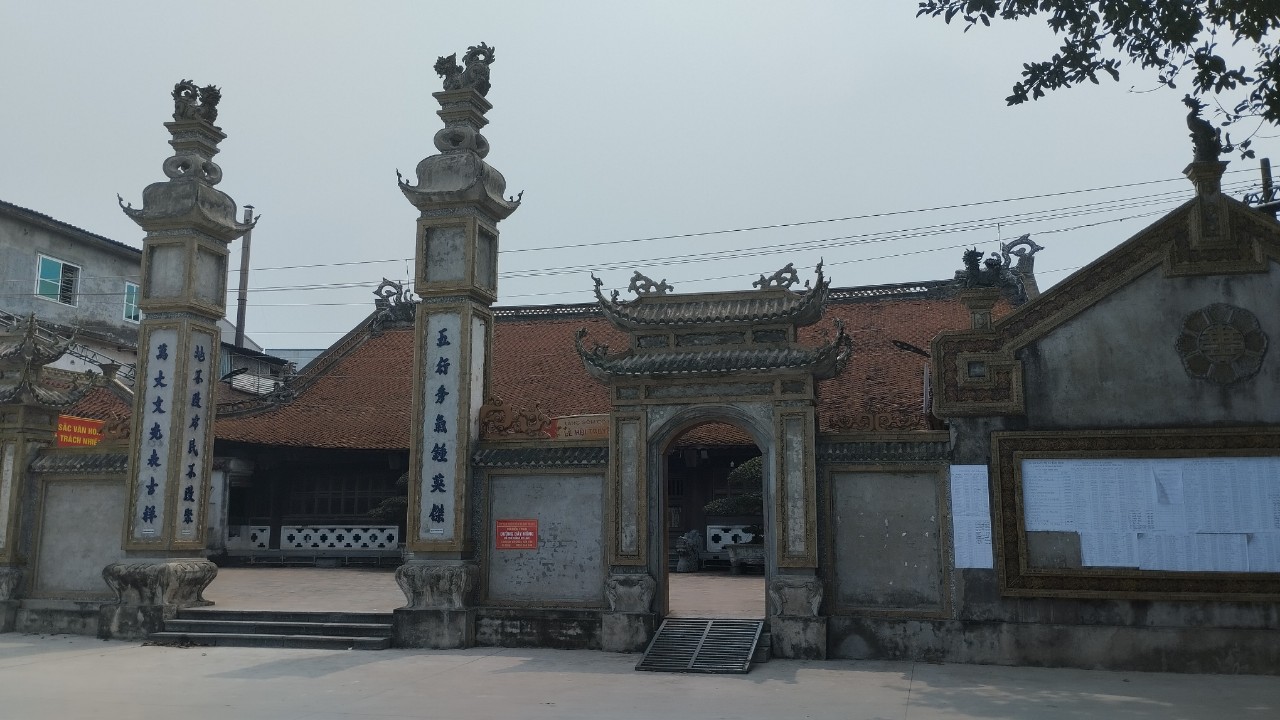 Bat Trang temple