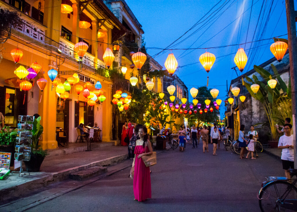 Best of Central Vietnam : 5-Days Exploring the Region’s Most Spectacular UNESCO Sites