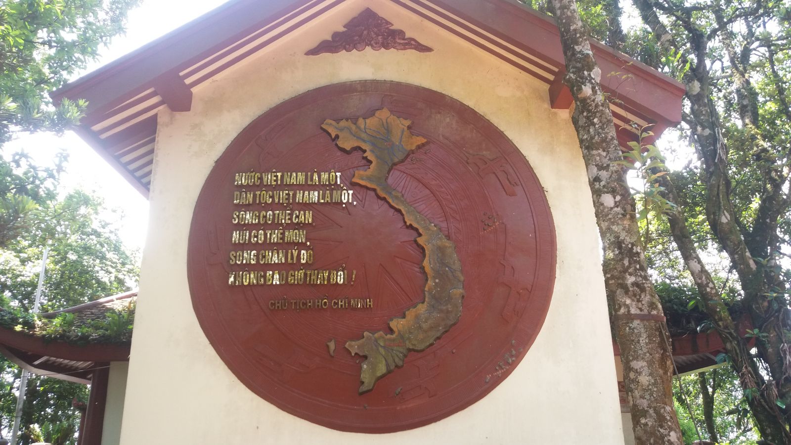 Car hire Hanoi to Ba Vi -HCM