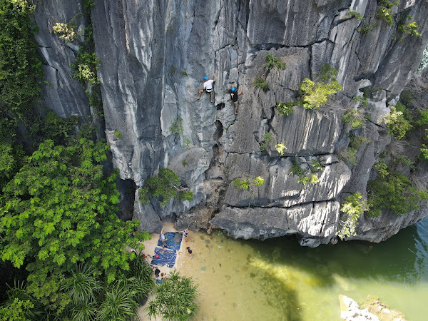 Rock climbing in Cat Ba island