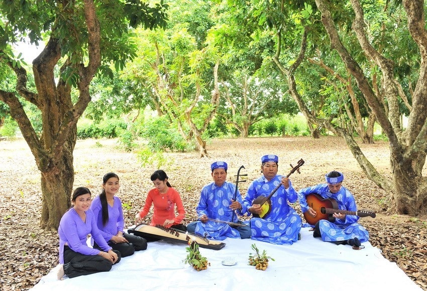 Can Ca Tai Tư - southern Vietnam art