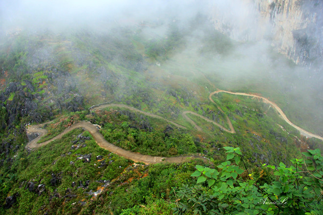Trails up to Don Cao army base