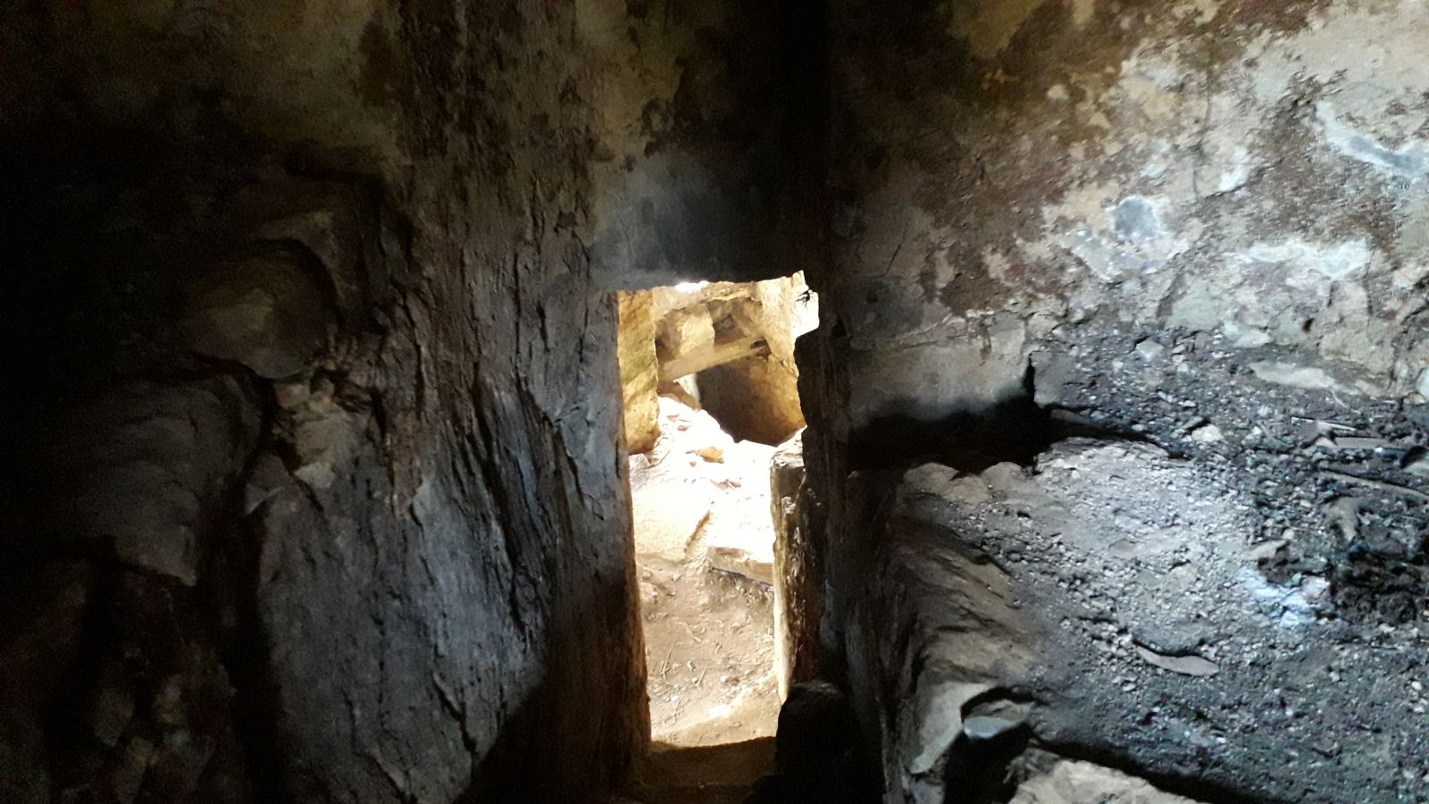 Don Cao Trenches