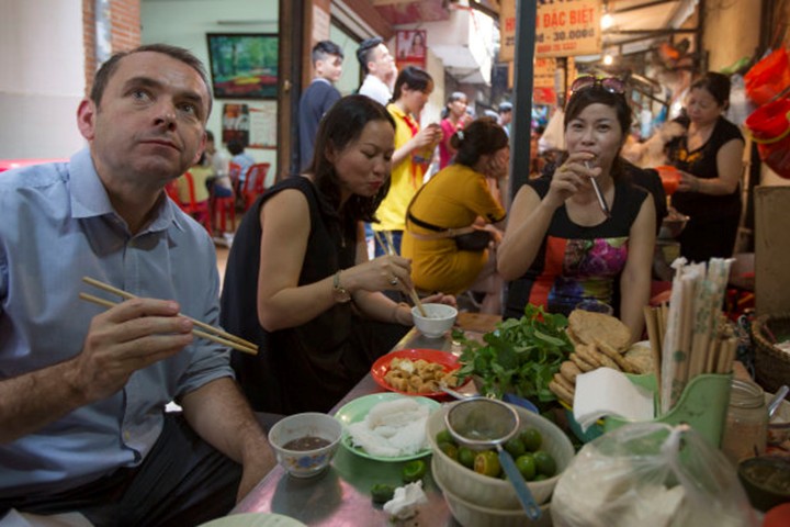 Dong Xuan Market meals