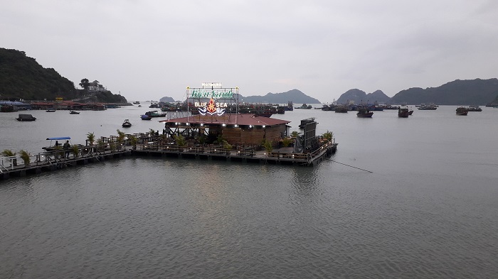 Cat ba island floating restaurant