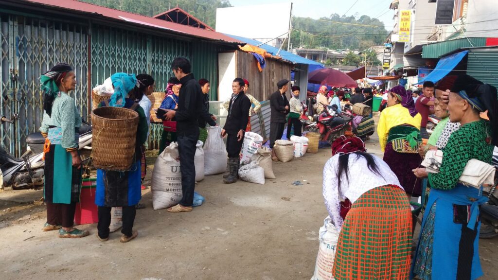 Northeast Vietnam Adventure : 8-Day Tour to Bac Son Valley, Ba Be Lake, Ban Gioc Watergfall & Ha Giang Loop
