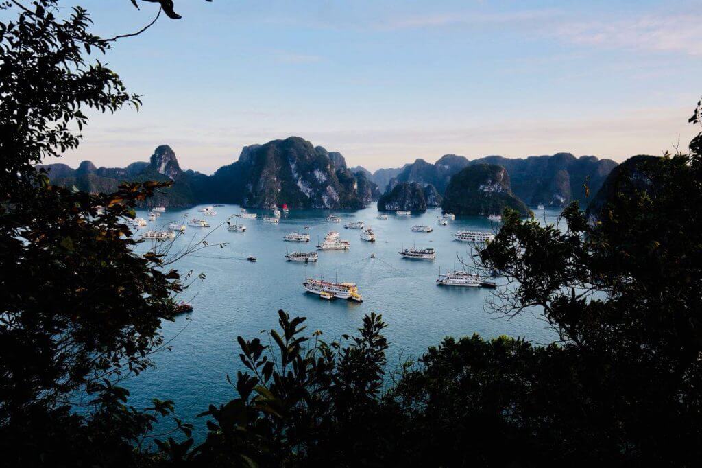 Halong bay view - titop