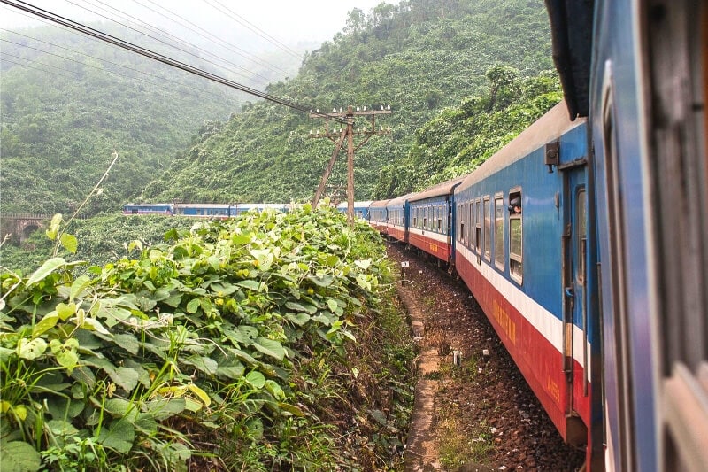 Train jounrey Hanoi- Sapa - Hanoi