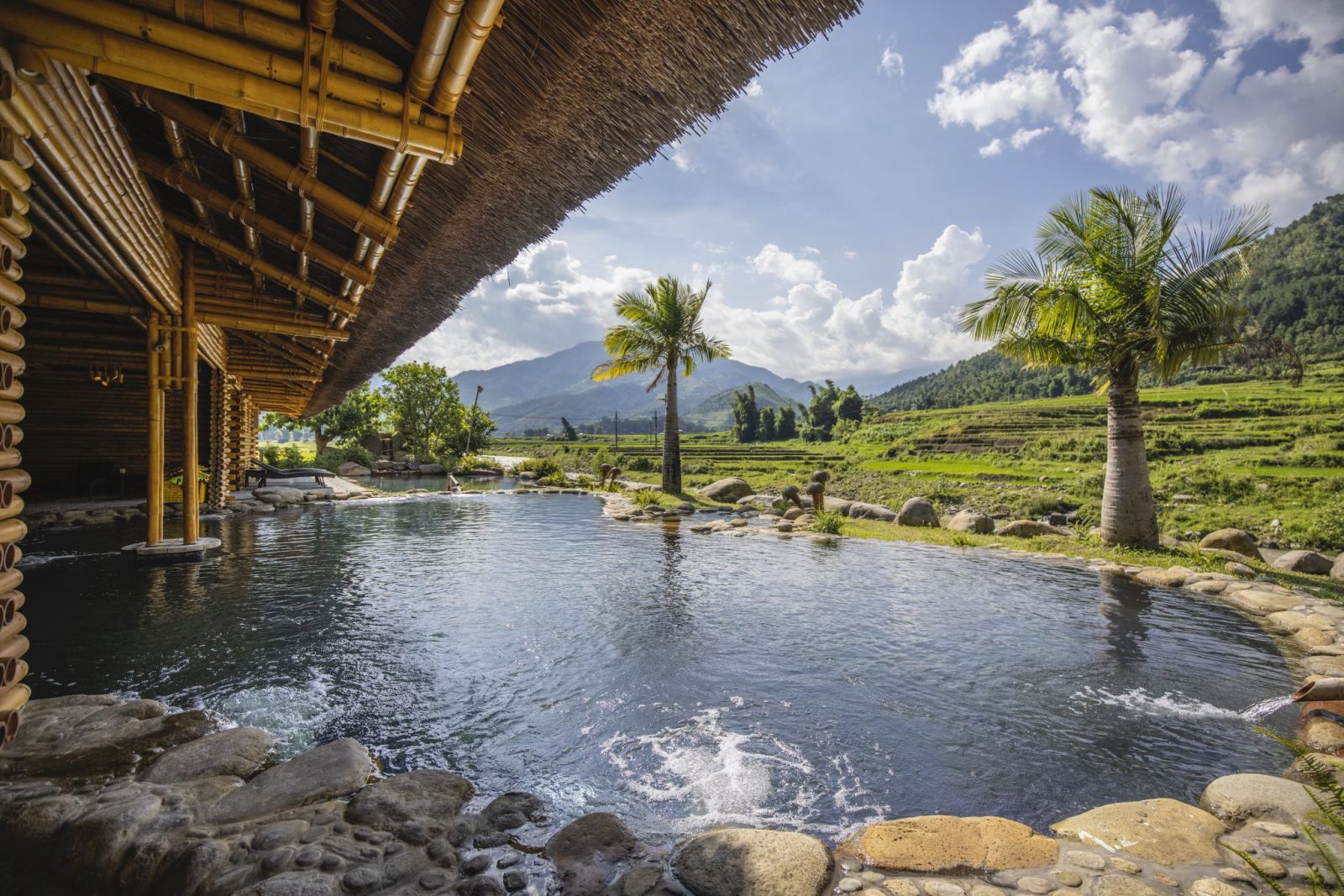Hot spring water in Tu Le