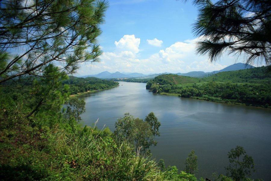 Hue Perfume river