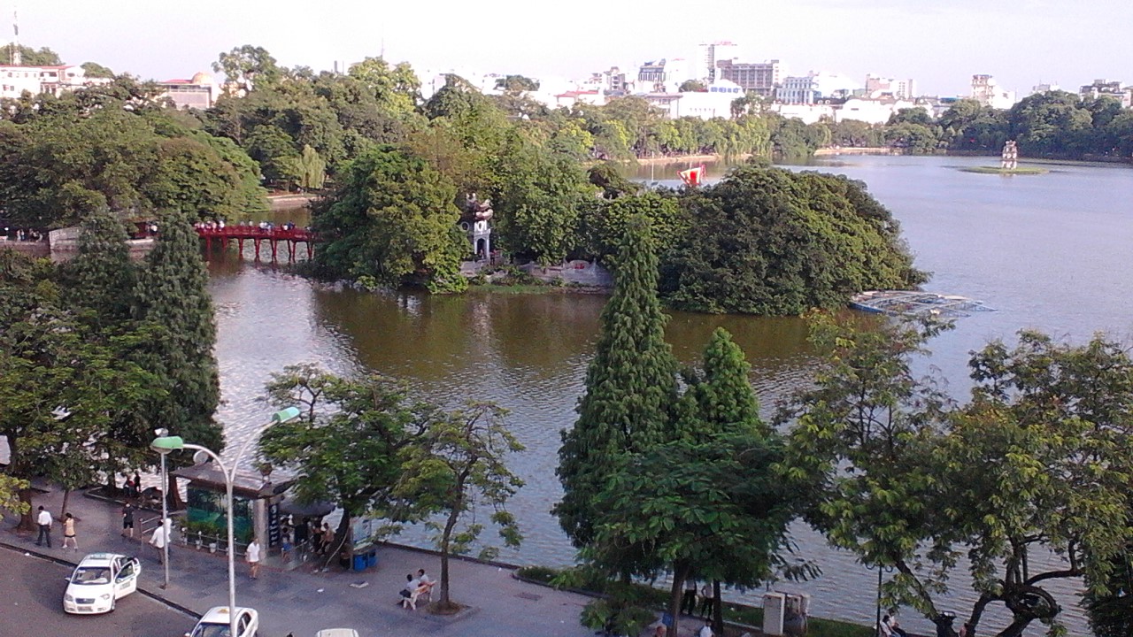 Hoan Kiem Lake1