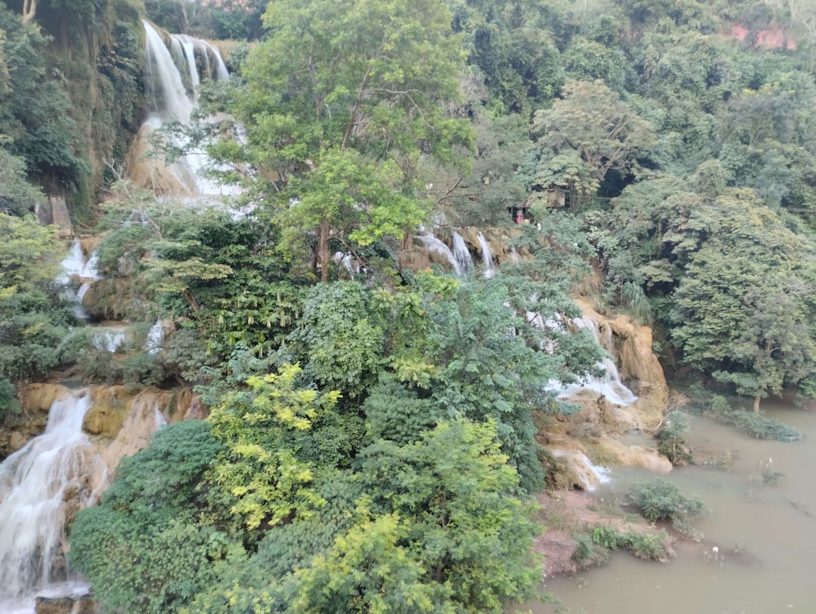 Dai Yem waterfall Moc Chau Son La