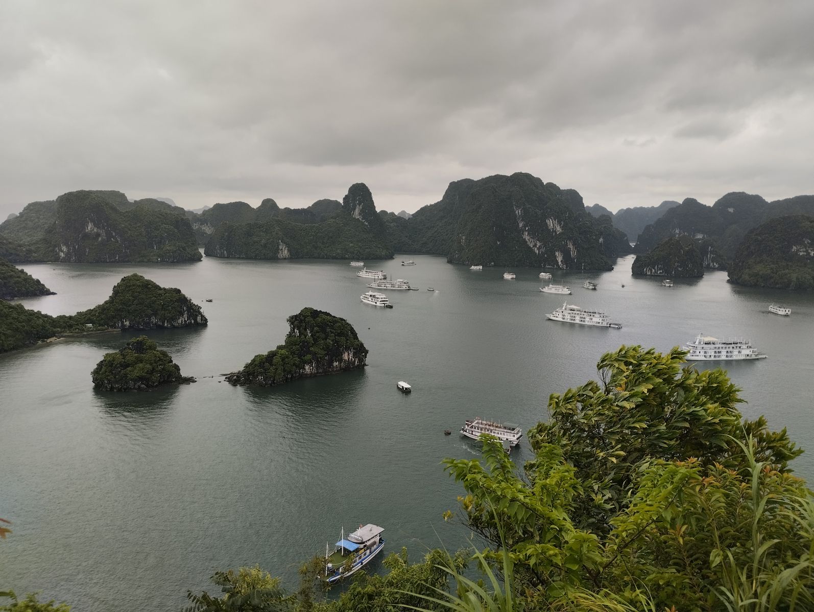 halong bay view