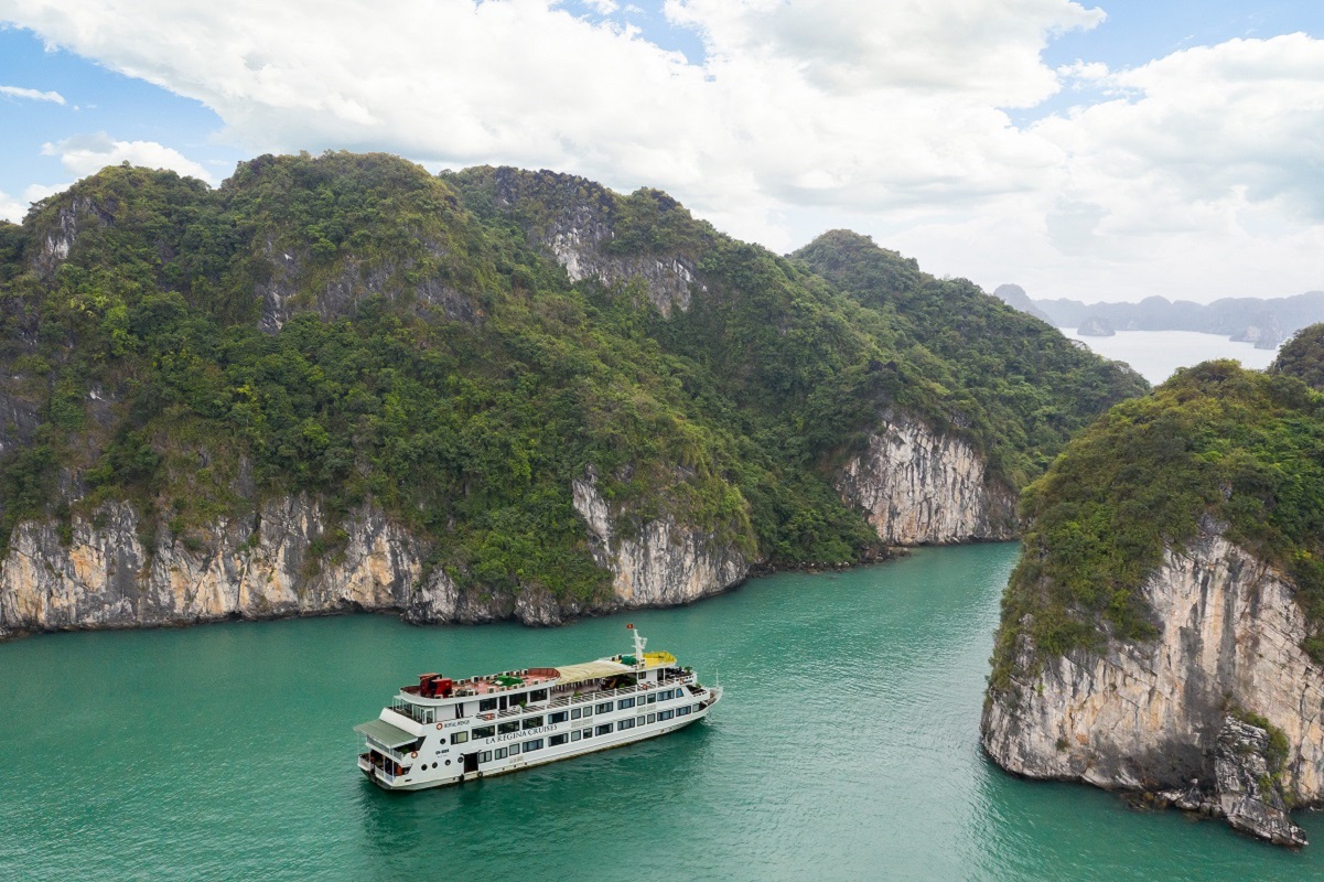 car hire Hanoi airport to Halong bay