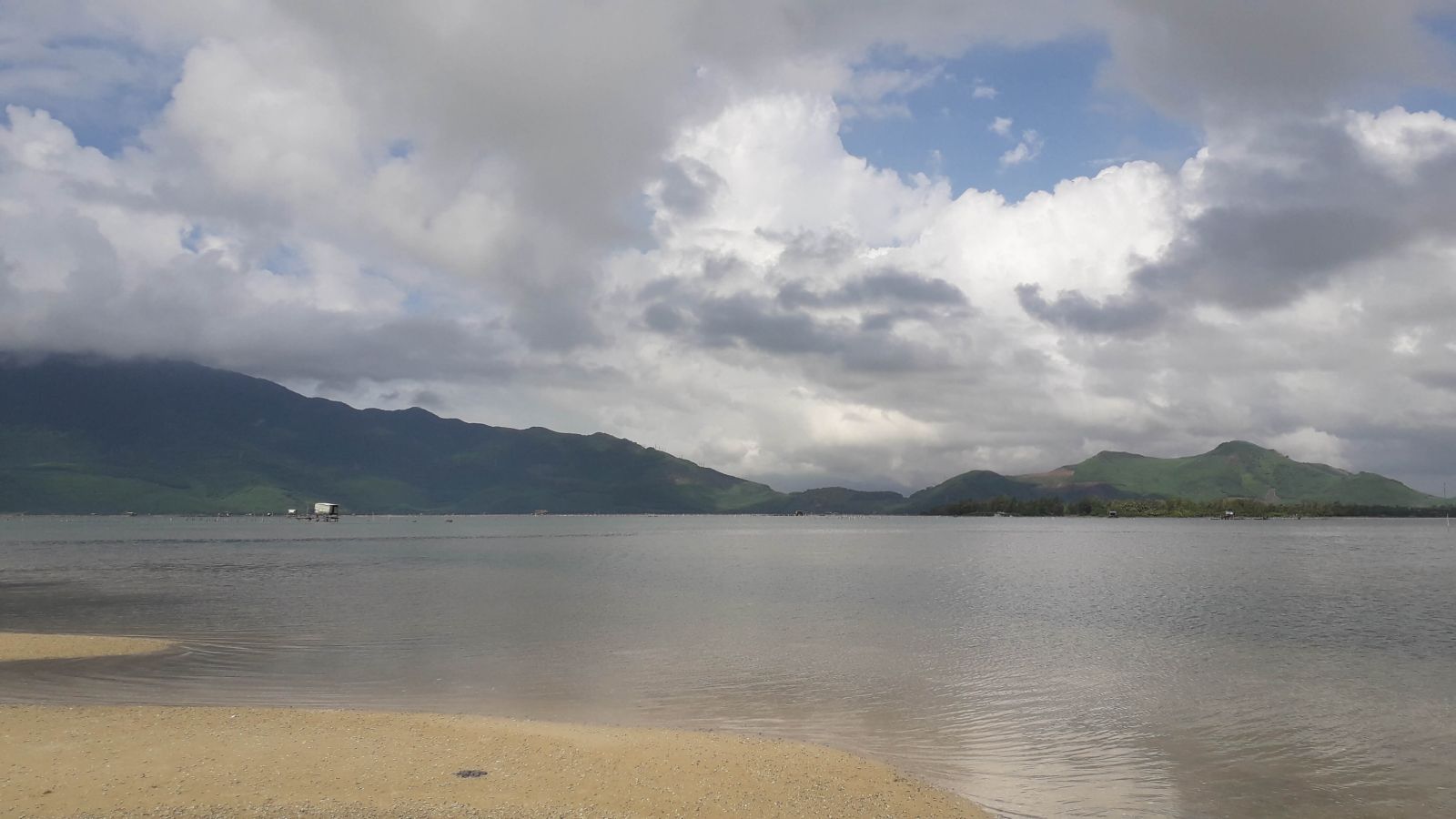 Lang Co beach - Top places to visit in central Vietnam
