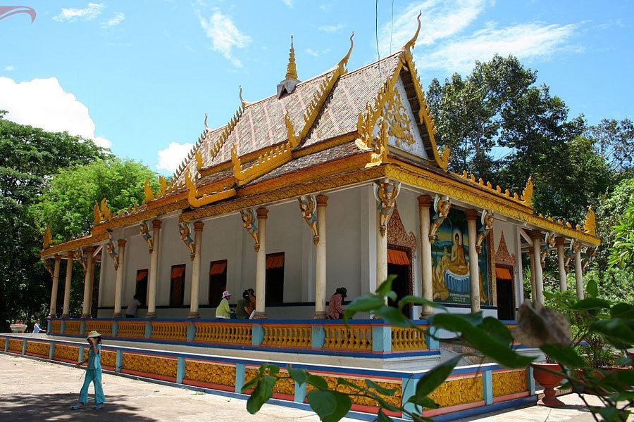 Bat Pagoda - Mekong