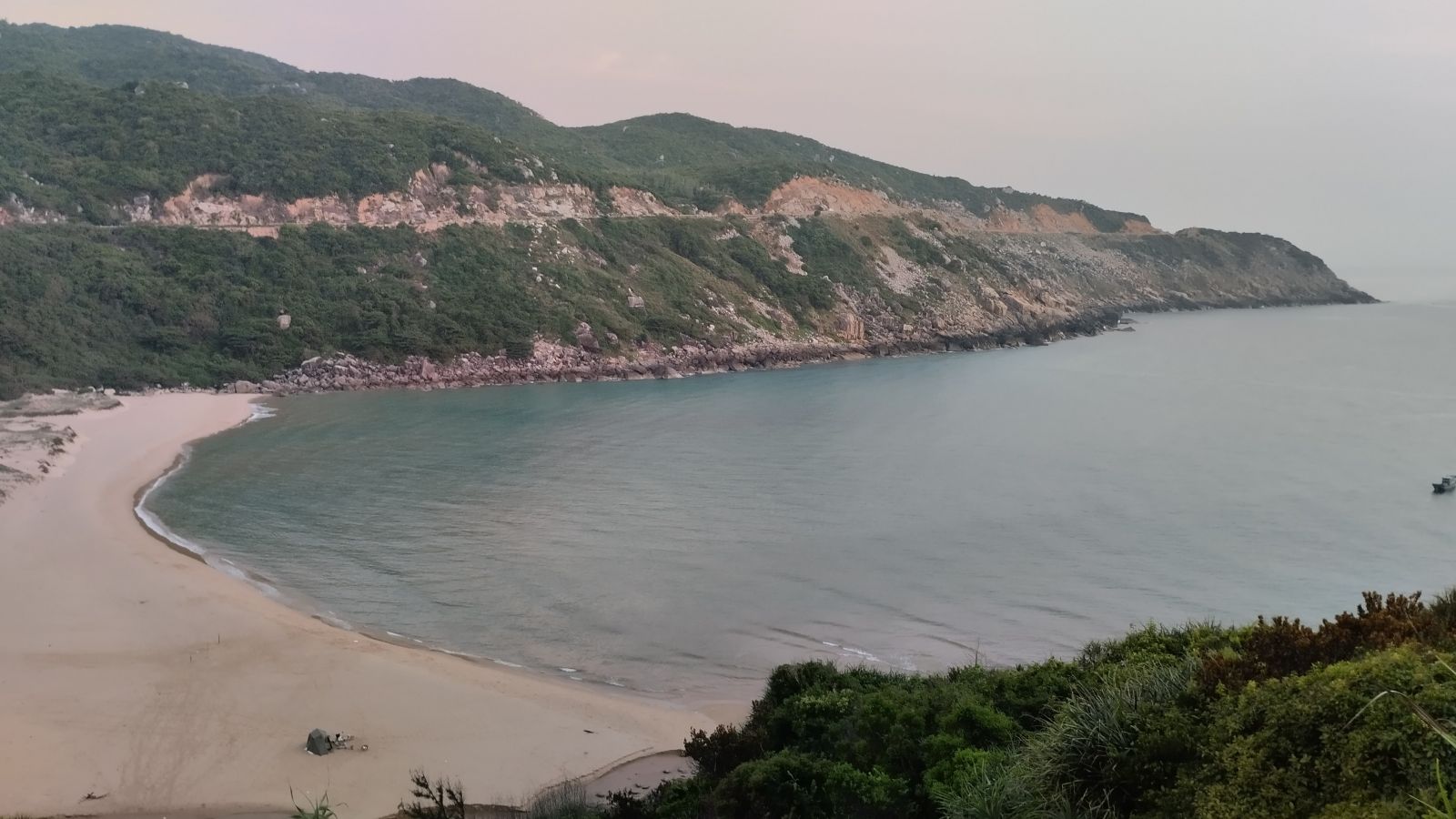 Mon Beach