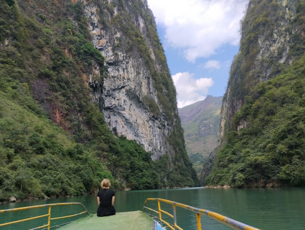 4-Day Ha Giang Loop Escape To Dong Van Geopark & Scenic Mountain Passes