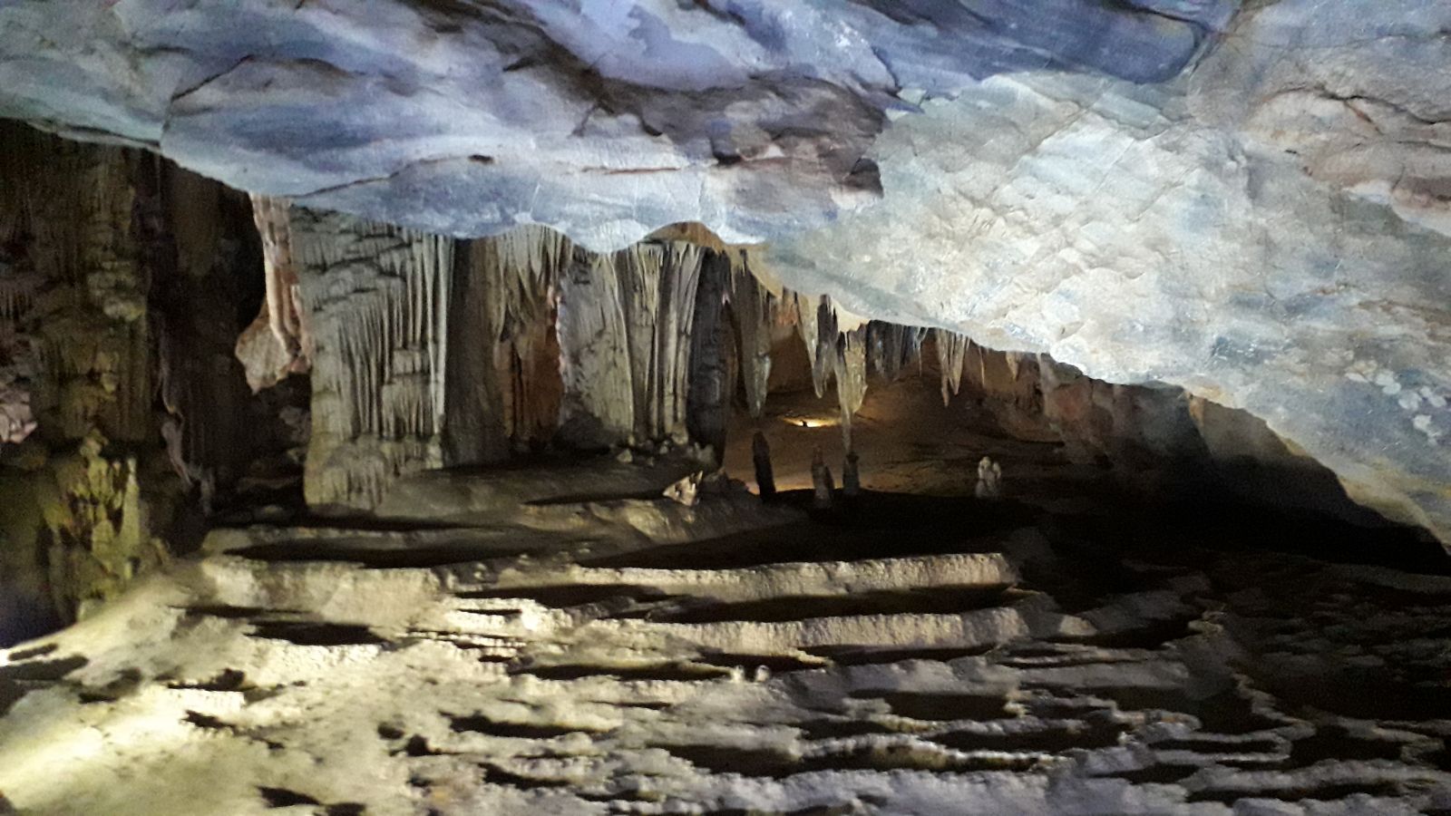 Thien Duong cave