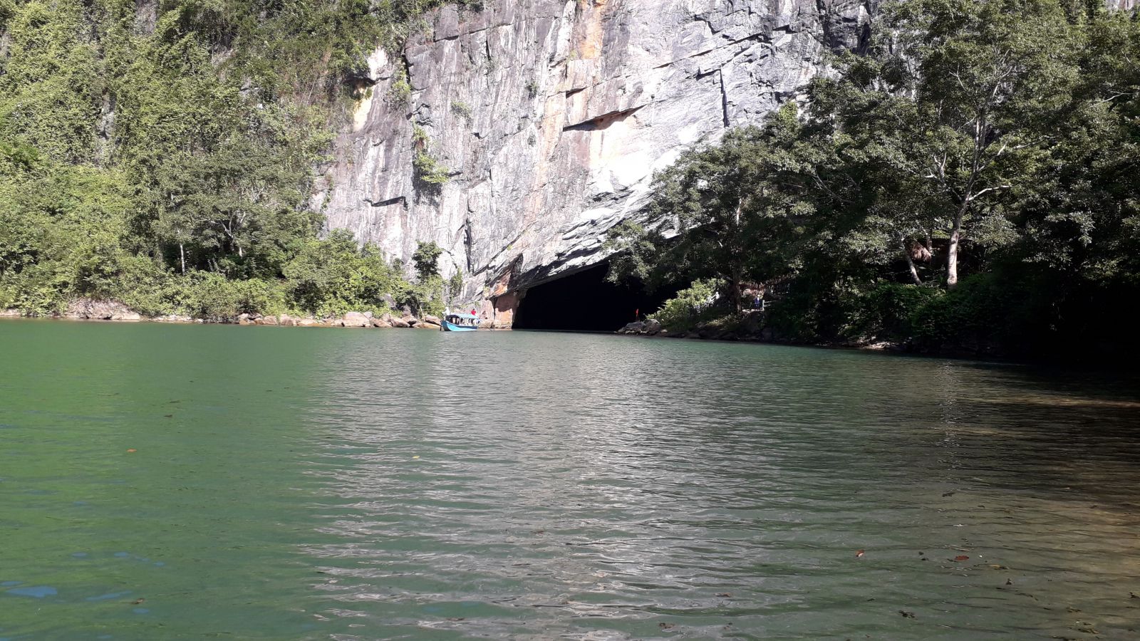 Phong Nha cave entrance