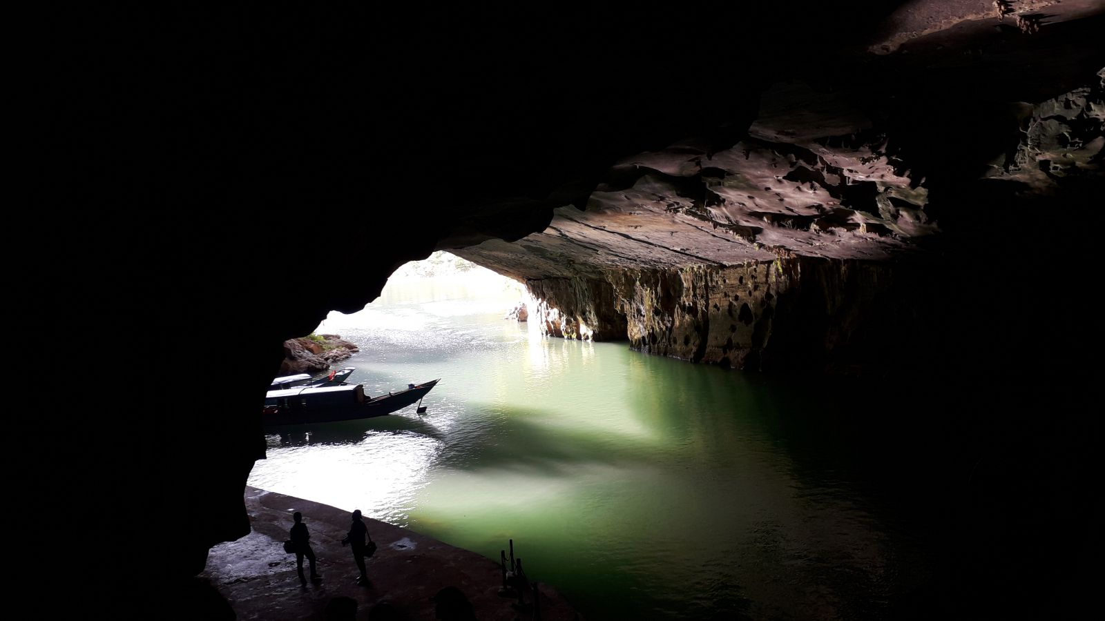 The entrance of Phong Nha cave