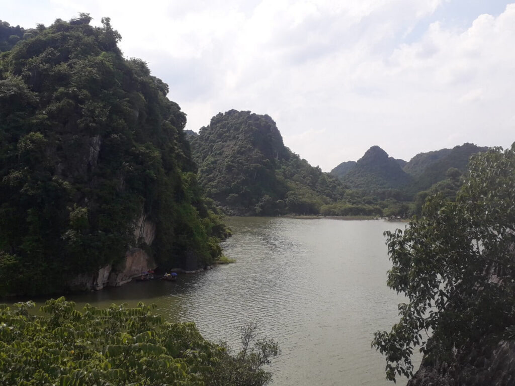 From Hanoi to Hidden Gems: Quang Phu Cau Incense Village & Quan Son Lake Day Tour