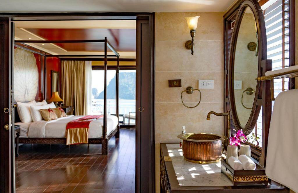 Halong bay cruise cabin