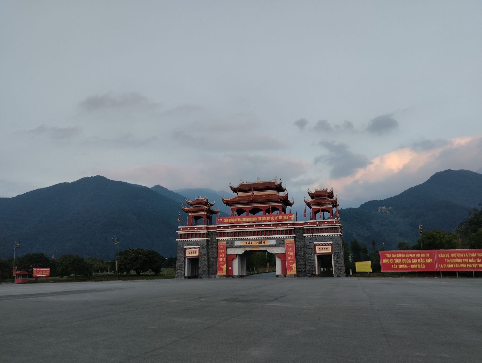 Tay Thien complex
