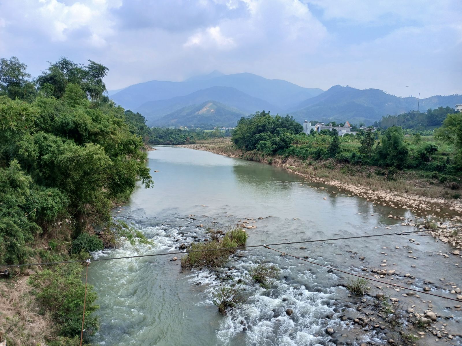 Kayaking site in Tien Yen river