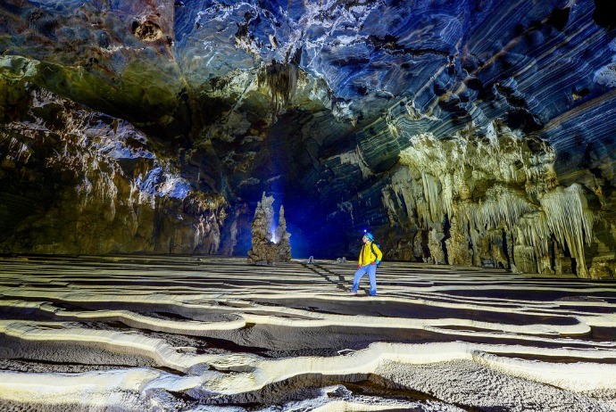 Tien cave in Tu Lan commune