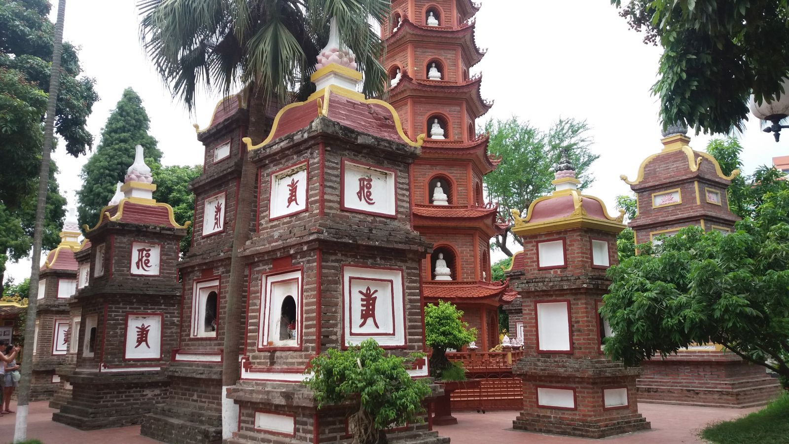 Tran Quoc pagoda in Hanoi