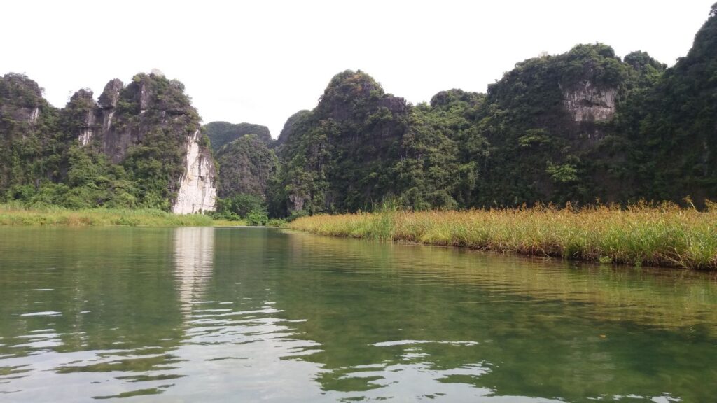 Best of Ninh Binh: Sacred Bai Dinh Pagoda & Scenic Trang An Boat Ride