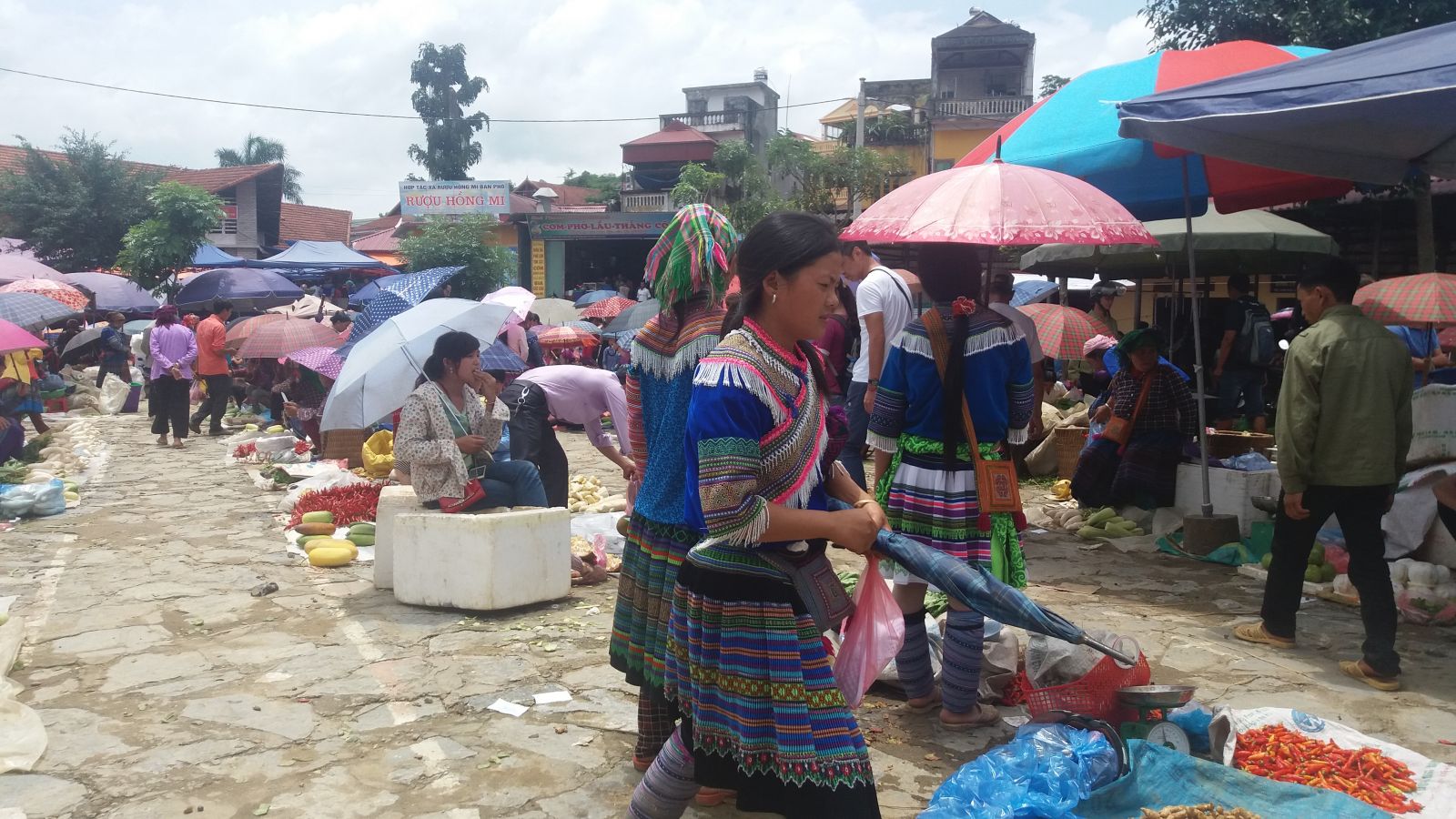Travel tips to Sapa & Bac Ha market