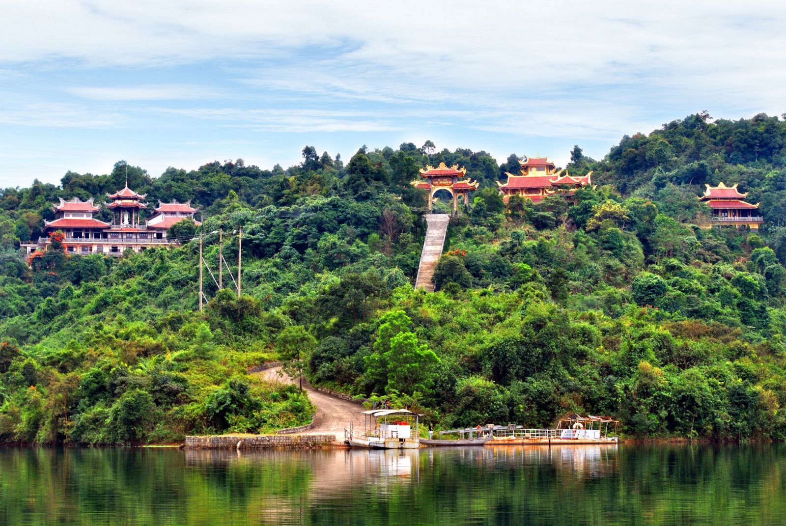 Truc Lam Pagoda- Bach Ma mountain